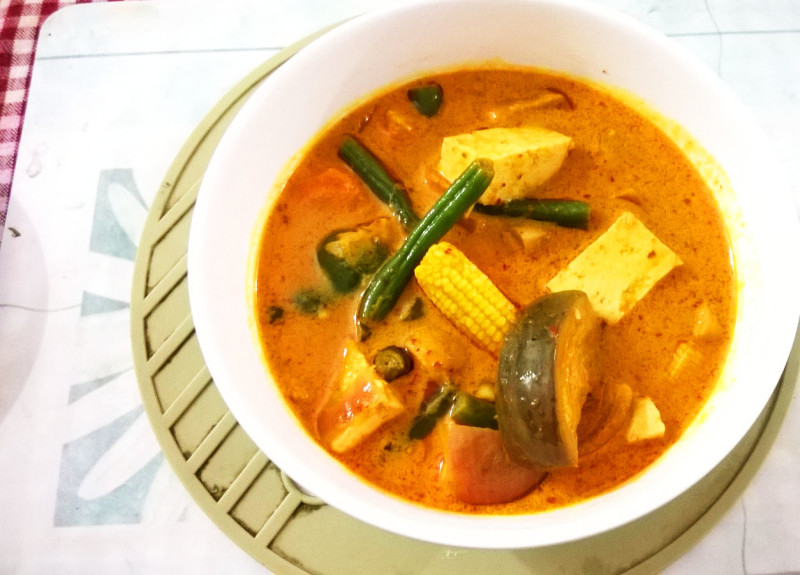 veg tofu red thai curry
