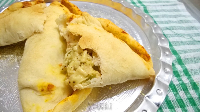 Cheesy Tofu calzone Recipe