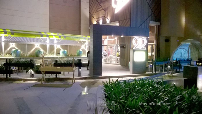 212 cafe courtyard seating