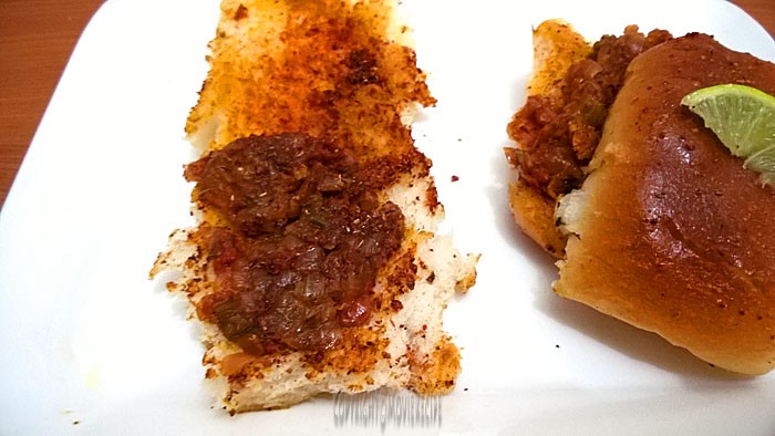 masala pav open