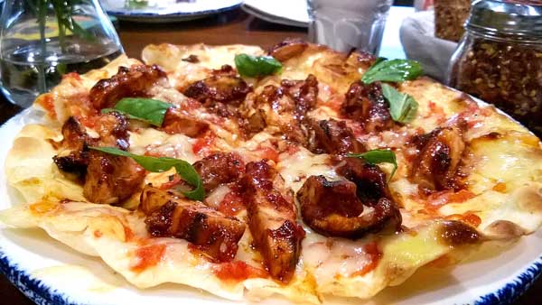 indigo deli bbq chicken pizza