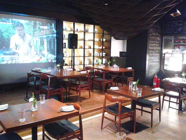 indigo deli platform seating