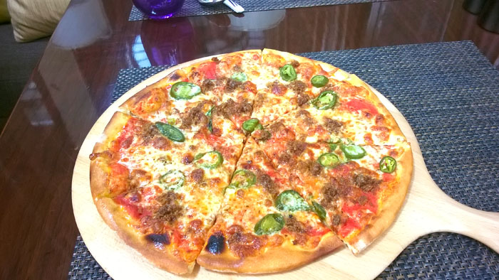 kheema green chili pizza