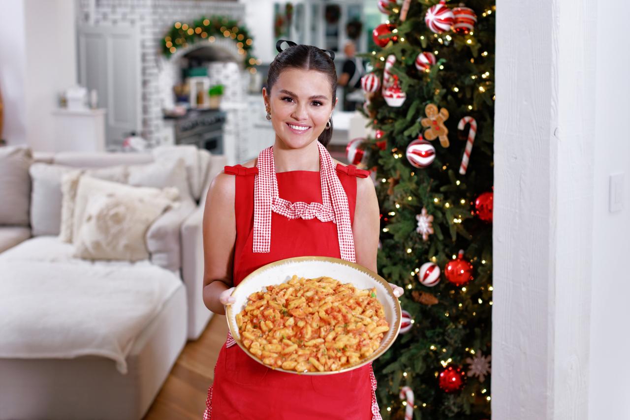 Selena + Chef (2023): Home for the Holidays – A Culinary Celebration