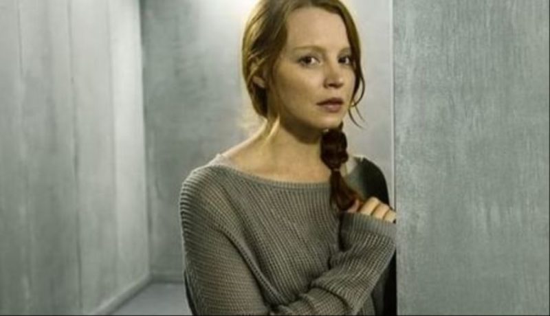 Lauren Ambrose in Yellowjackets