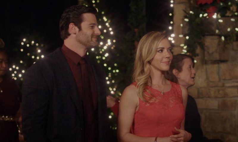 Love at the Christmas Contest movie on GAC