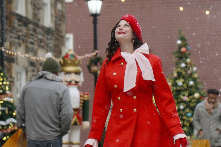 ‘The Secret Gift of Christmas’ Brings Heartwarming Joy to Hallmark Channel