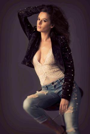 Evelyn Sharma in Jodhpur Witnesses Salman Khan Frenzy LIVE
