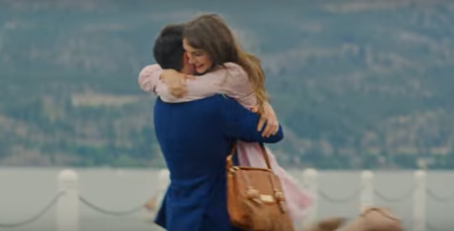 “EXmas” Freevee Movie – A Hilarious Holiday Rom-Com with Leighton Meester and Robbie Amell