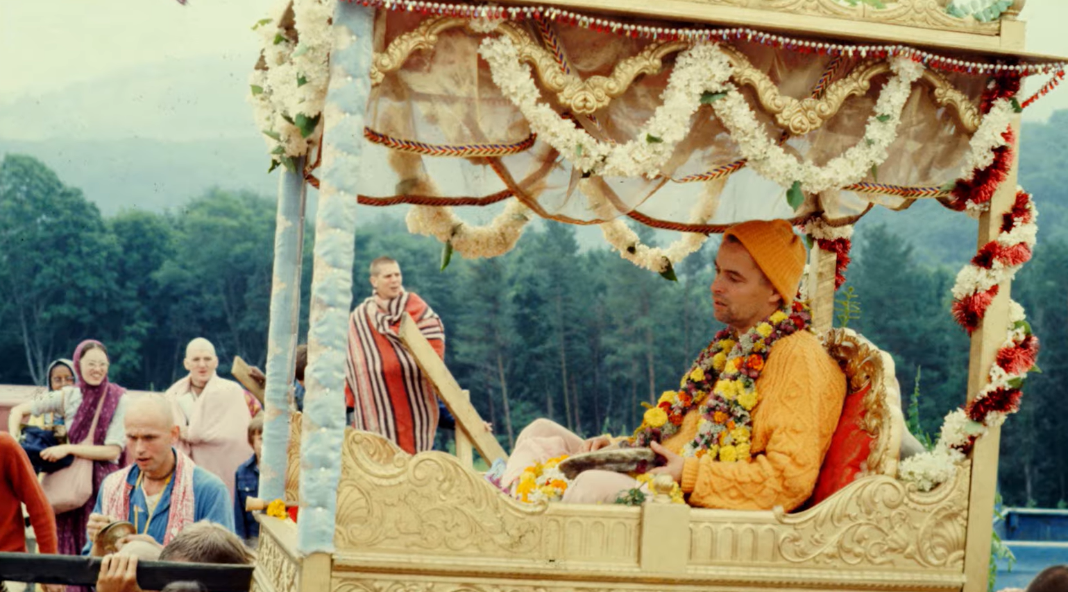 Krishnas: Gurus. Karma. Murder.